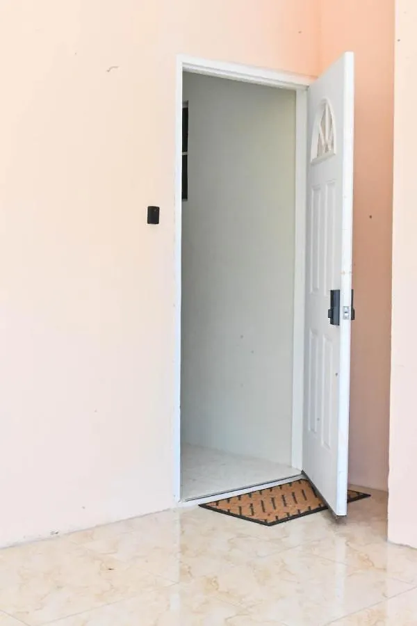 Tamra'S Getaway Apartment Montego Bay Jamaica